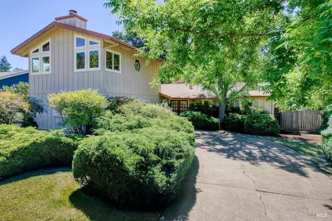 1454 Escalero Rd, Santa Rosa, CA 95409