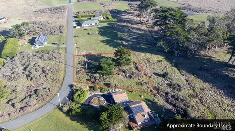 43725 Cypress Pkwy, Manchester, CA 95459