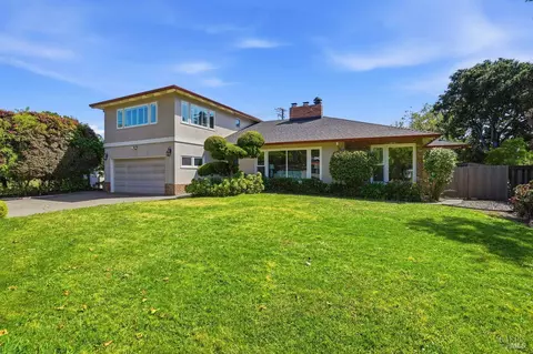 2 Via La Cumbre, Greenbrae, CA 94904