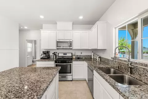Kitchen - 1065 Wesleyan Ct, Dixon, CA 95620 photo 2 of 2