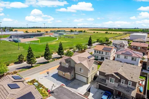 View/Area - 1065 Wesleyan Ct, Dixon, CA 95620 photo 3 of 4