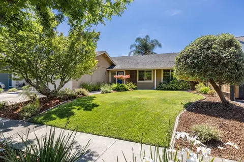 2491 Vine Hill Dr, Napa, CA 94558