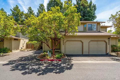 3204 Villa Ln, Napa, CA 94558