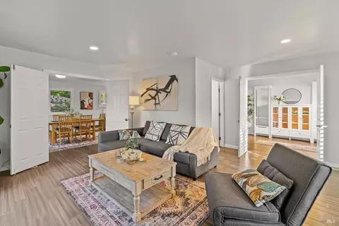 3348 Terra Linda Dr, Santa Rosa, CA 95404