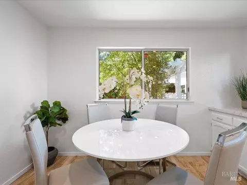Dining - 117 Nottingham Way, Windsor, CA 95492 photo 5 of 5