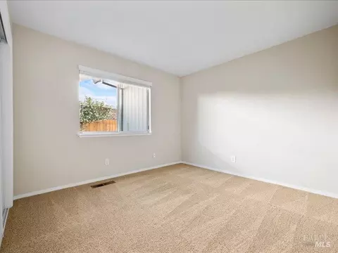 Bedroom - 117 Nottingham Way, Windsor, CA 95492 photo 5 of 5