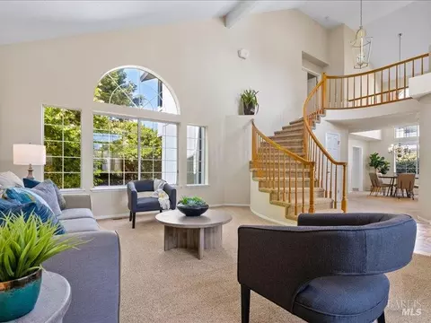 Living - 117 Nottingham Way, Windsor, CA 95492 photo 2 of 7