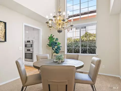 Dining - 117 Nottingham Way, Windsor, CA 95492 photo 2 of 5