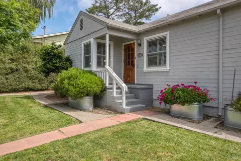 1504 Meek Ave, Napa, CA 94559