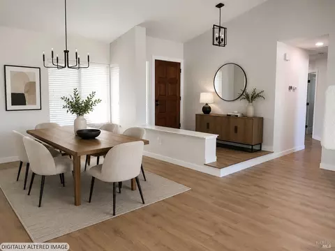 Dining - 143 Fallen Leaf Dr, Vacaville, CA 95687 photo 2 of 2