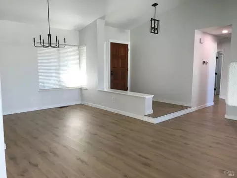Living - 143 Fallen Leaf Dr, Vacaville, CA 95687 photo 3 of 4