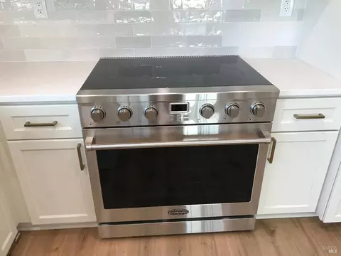 Kitchen - 143 Fallen Leaf Dr, Vacaville, CA 95687 photo 3 of 3