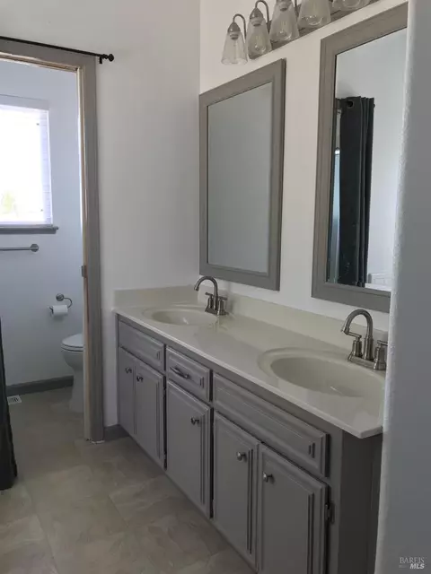 Bath - 143 Fallen Leaf Dr, Vacaville, CA 95687 photo 2 of 3