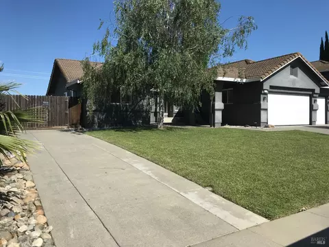143 Fallen Leaf Dr, Vacaville, CA 95687
