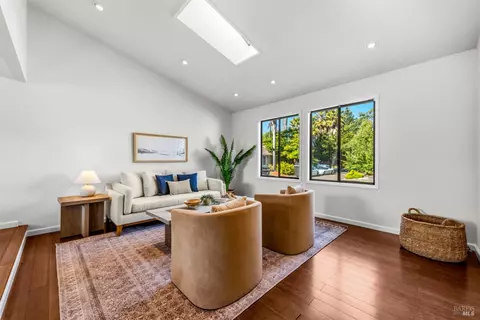 Living - 237 Rushmore Ave, Petaluma, CA 94954 photo 2 of 4