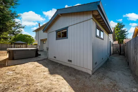 Exterior - 237 Rushmore Ave, Petaluma, CA 94954 photo 7 of 7