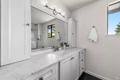 Bath - 237 Rushmore Ave, Petaluma, CA 94954 photo 2 of 4