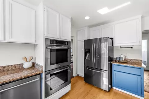 Kitchen - 237 Rushmore Ave, Petaluma, CA 94954 photo 4 of 5