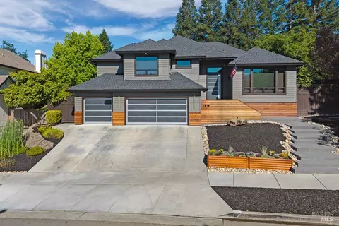 1515 San Ramon Way, Santa Rosa, CA 95409