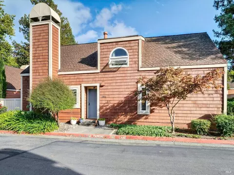 2506 Lakeview Dr, Santa Rosa, CA 95405