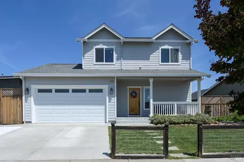 1325 Dogwood Dr, Santa Rosa, CA 95403