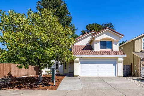 300 Summer Rain Dr, Windsor, CA 95492