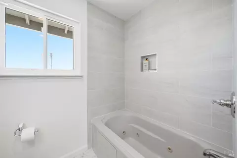 Bath - 61 Bahama Reef, Novato, CA 94949 photo 4 of 5