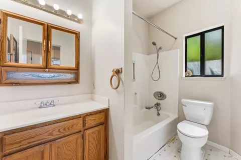 Bath - 1624 Alhambra Ave, Martinez, CA 94553 photo 1 of 1