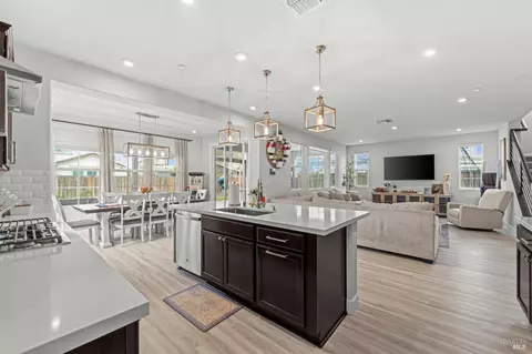 1545 Patton Ct, Dixon, CA 95620
