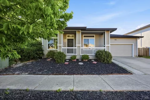 2358 Lapis Ln, Santa Rosa, CA 95404