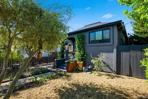1433 Oak Ave, Saint Helena, CA 94574