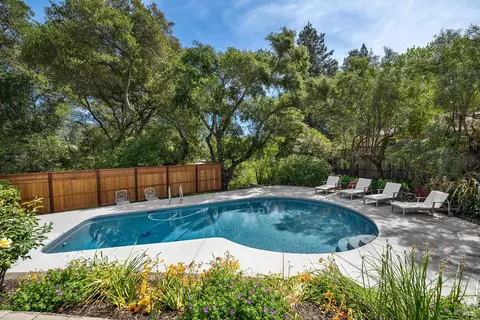 716 University St, Healdsburg, CA 95448