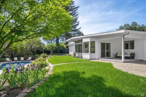 716 University St, Healdsburg, CA 95448