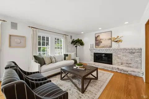Living - 852 2nd St E, Sonoma, CA 95476 photo 2 of 6