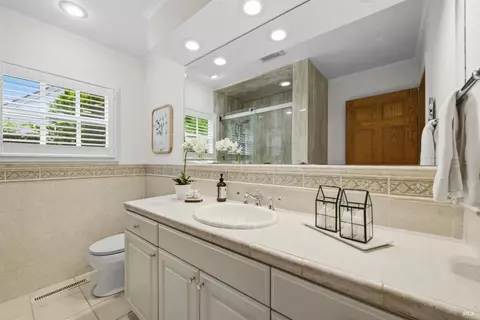 Bath - 852 2nd St E, Sonoma, CA 95476 photo 1 of 12