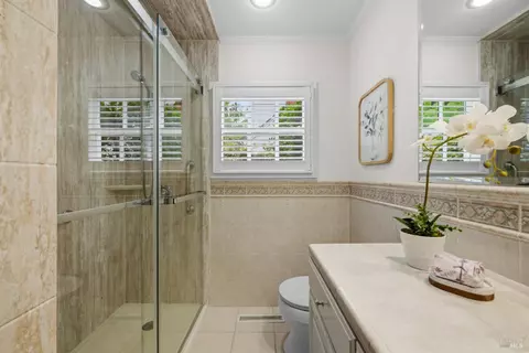 Bath - 852 2nd St E, Sonoma, CA 95476 photo 2 of 12