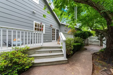 Exterior - 852 2nd St E, Sonoma, CA 95476 photo 28 of 31
