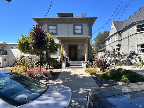 29 Moss Ave, Oakland, CA 94610