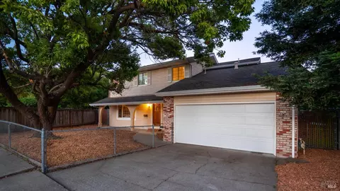 1008 Samuel Dr, Petaluma, CA 94952