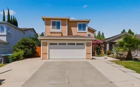 517 Edenderry Dr, Vacaville, CA 95688