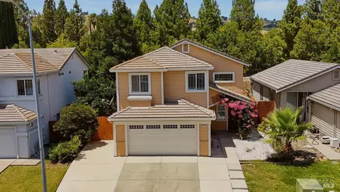 517 Edenderry Dr, Vacaville, CA 95688