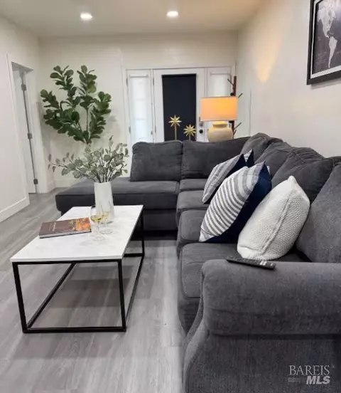 Living - 945 Ohio St, Fairfield, CA 94533 photo 1 of 5