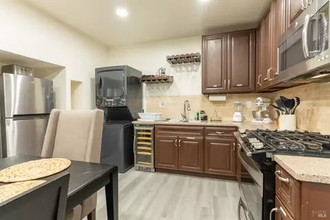 Kitchen - 945 Ohio St, Fairfield, CA 94533 photo 6 of 8