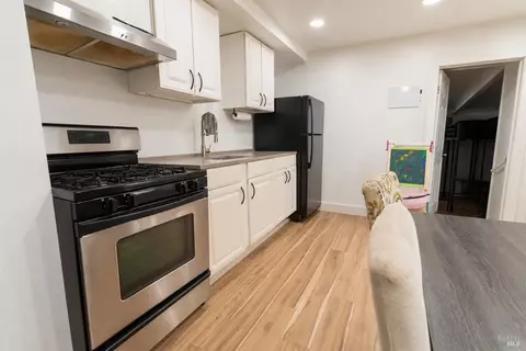 Kitchen - 945 Ohio St, Fairfield, CA 94533 photo 5 of 8