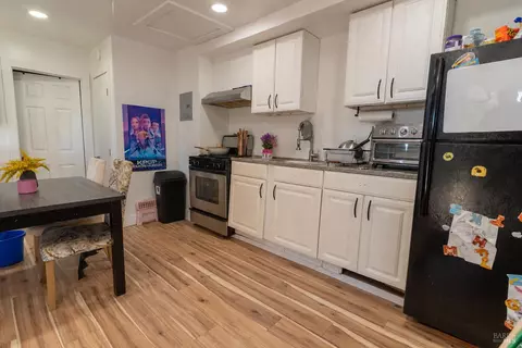 Kitchen - 945 Ohio St, Fairfield, CA 94533 photo 4 of 8