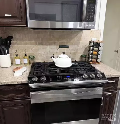Kitchen - 945 Ohio St, Fairfield, CA 94533 photo 2 of 8