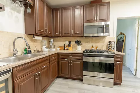 Kitchen - 945 Ohio St, Fairfield, CA 94533 photo 7 of 8