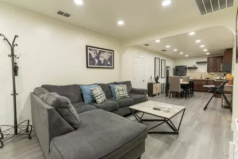 Living - 945 Ohio St, Fairfield, CA 94533 photo 4 of 5