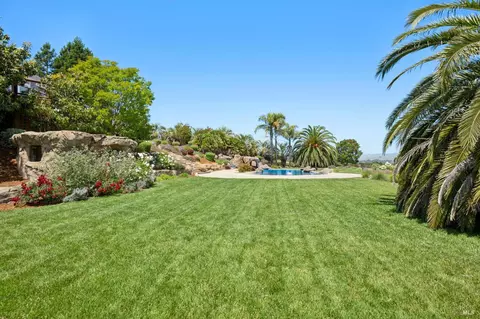 394 Monte Vista Ln, Petaluma, CA 94952