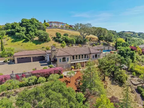 1024 Cohen Ct, Petaluma, CA 94952